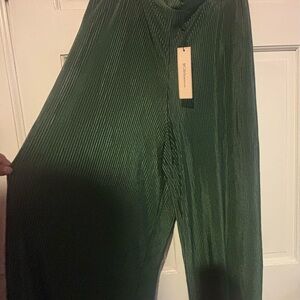 BCBGeneration Pleated Wide-Leg Pants in Emerald Green